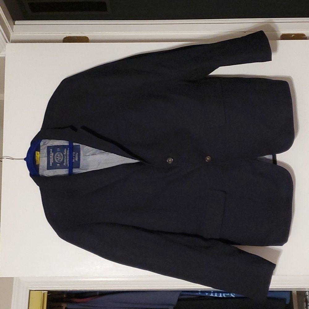 American Eagle Men's Sport coat. Size XL. NAVY BLUE. The legendary Blazer
